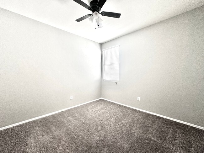 Building Photo - Stunning 4-bedroom, 2-bathroom home located in the vibrant community of Sahuarita, AZ