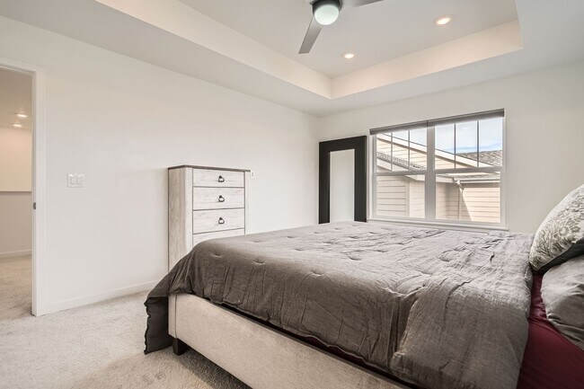 Building Photo - 9012 Borrowdale Ln