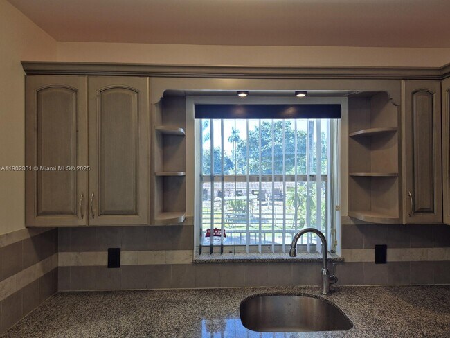 Building Photo - 5100 SW 64th Ave