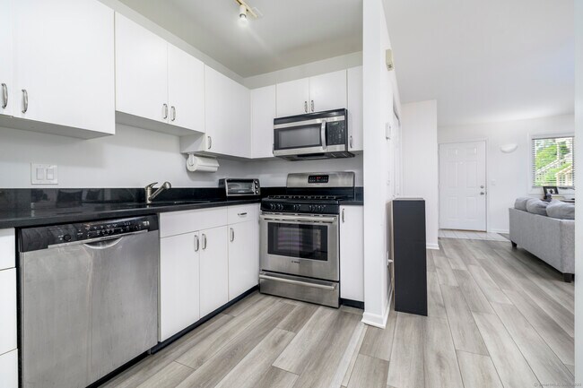 Building Photo - 39 Glenrock