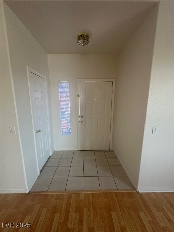 Building Photo - 75 N Valle Verde Dr