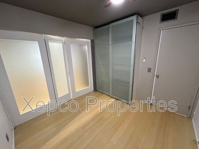 Building Photo - 2961 Sunflower Cir W