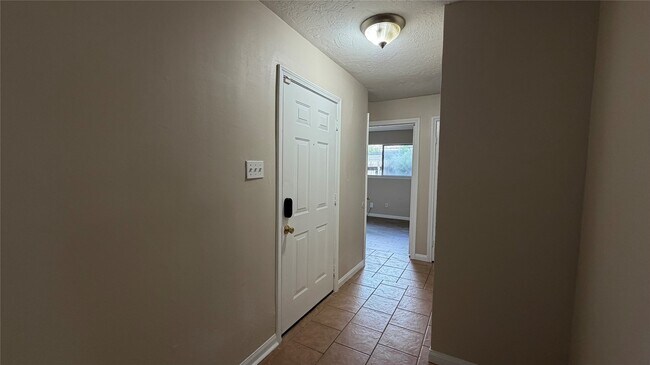 Building Photo - 1006 Grand Jct Dr
