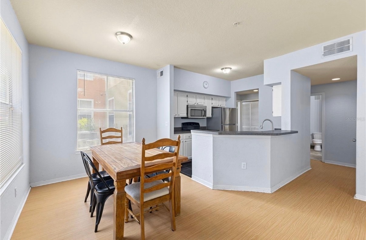 Building Photo - 6017 Westgate Dr