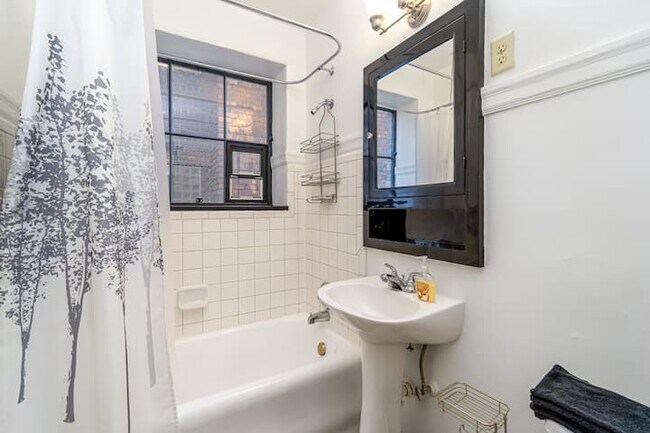 BATH - 722 18th St