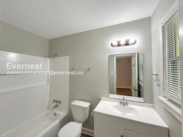 Building Photo - 835 Margo Ln