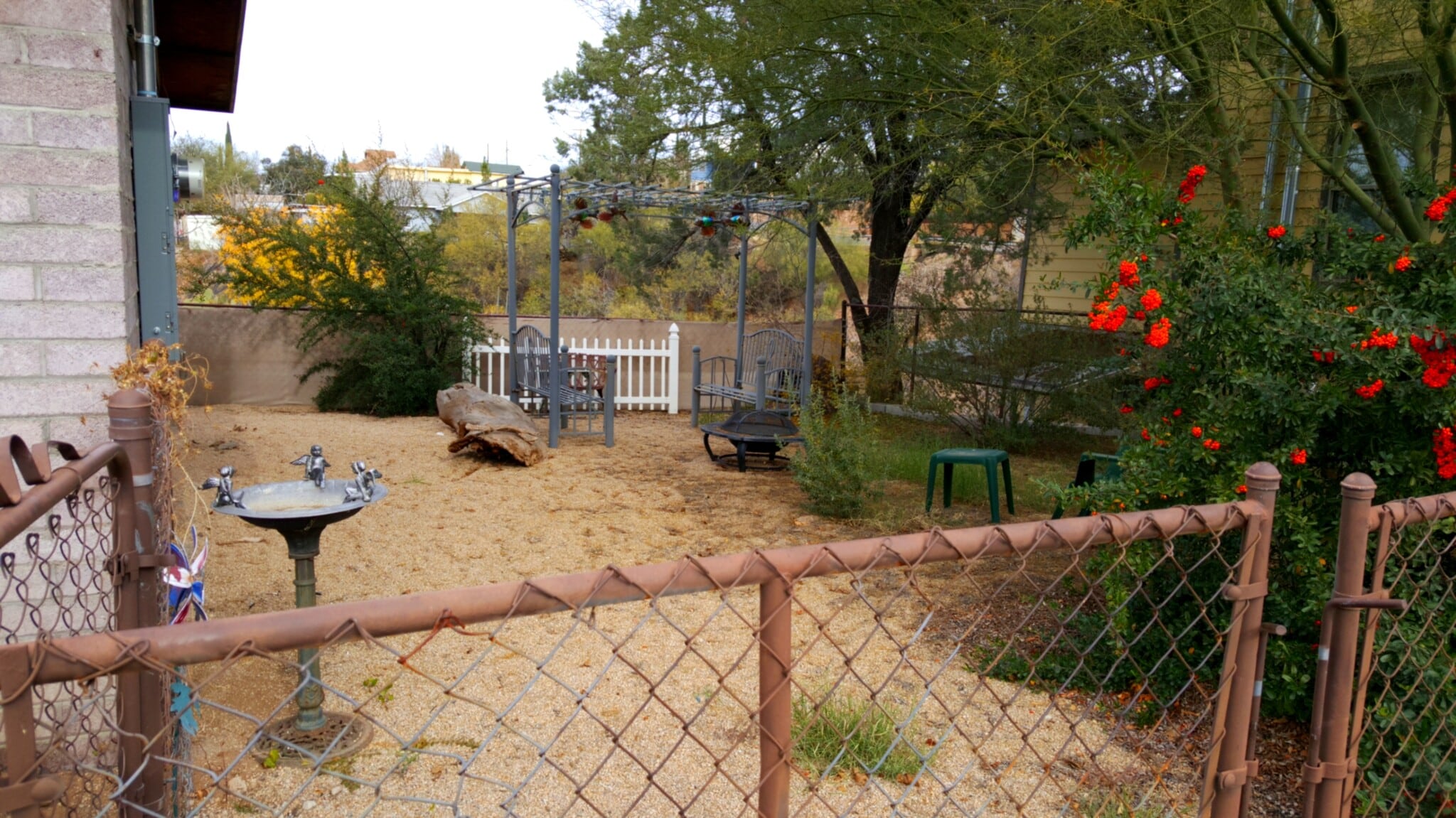 Gated side yard - 319 E Bailey St