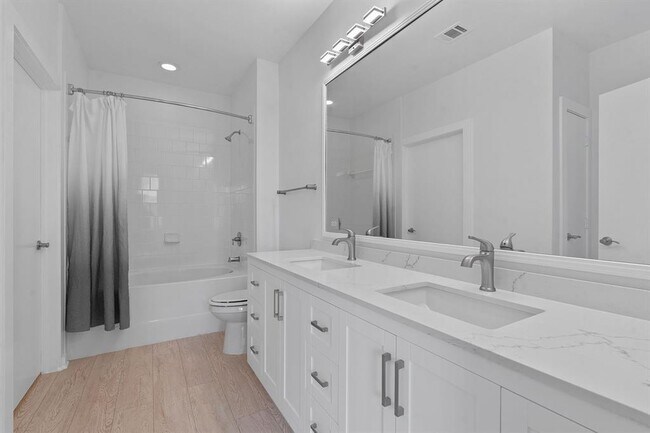 Building Photo - 1900 Barton Springs Rd