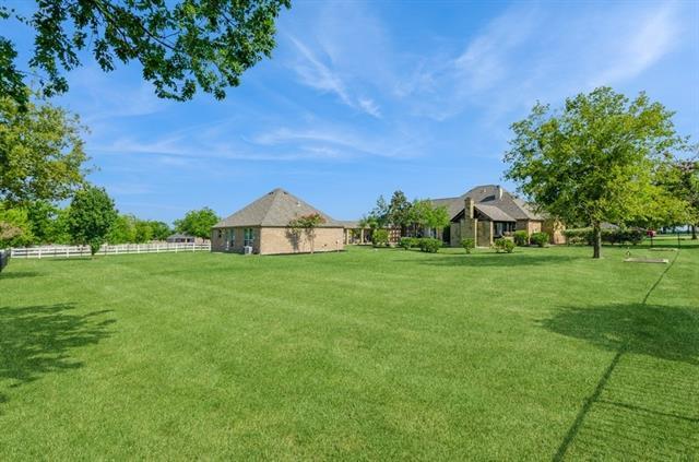 Building Photo - 819 Equestrian Dr