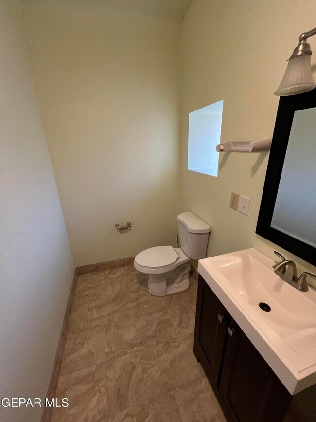 Building Photo - 614 E Missouri Ave