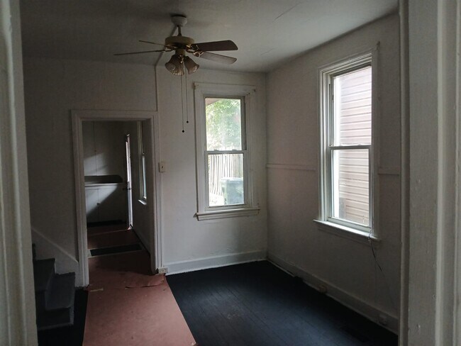Building Photo - 37 N Locust St