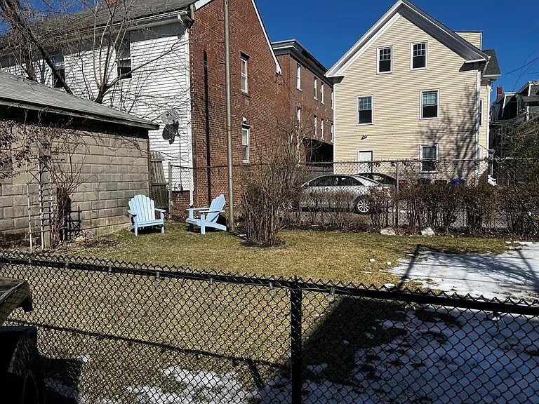 fenced in yard - 130 Sutton St