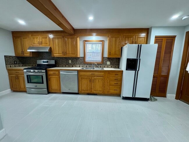 Building Photo - 17 Cedar Ct