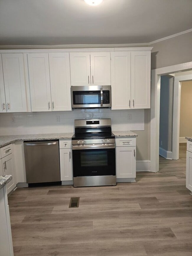 Building Photo - Stunning Renovated Home with Owner Financi...