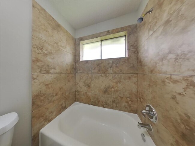 Building Photo - 2824 Sugar Wood Dr