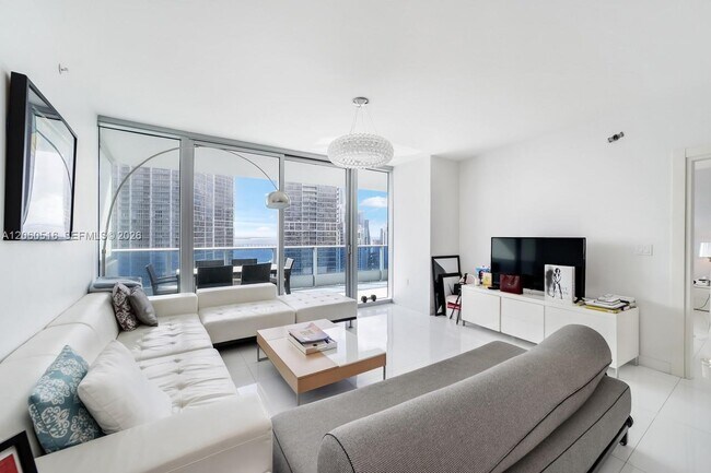 Building Photo - 200 Biscayne Blvd Way