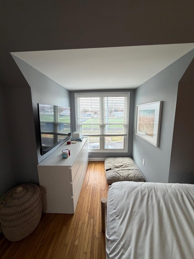 Building Photo - 1396 Fairview Ave