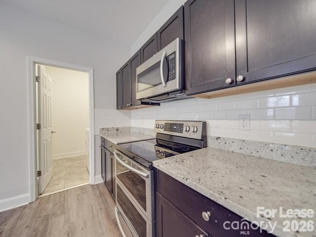 Building Photo - 824 Woodrun Dr