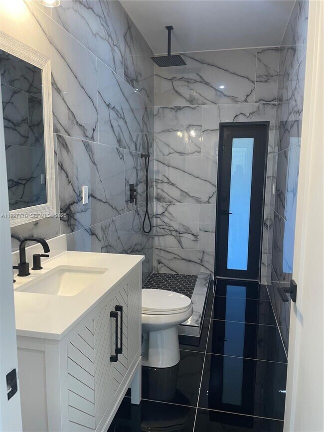 Building Photo - 675 N Romero St