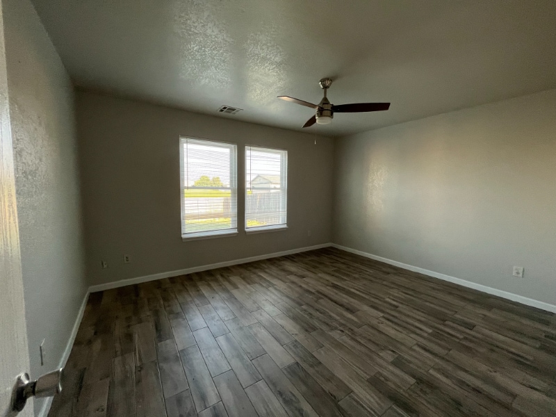 Building Photo - 1713 Eagle Dr
