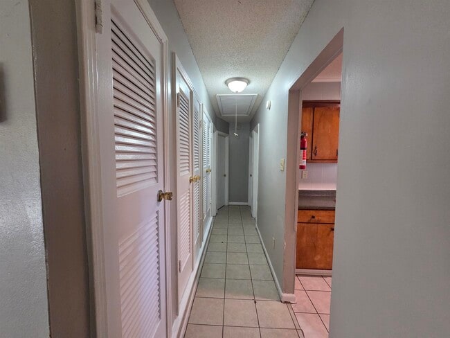 Building Photo - 4573 Appleville St