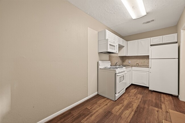 Building Photo - 1402 Munger St