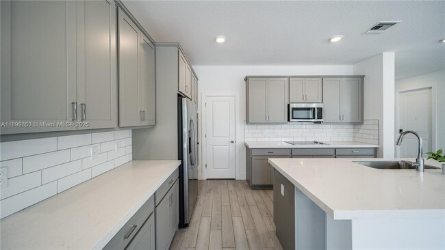 Building Photo - 241 Preserve Trl N