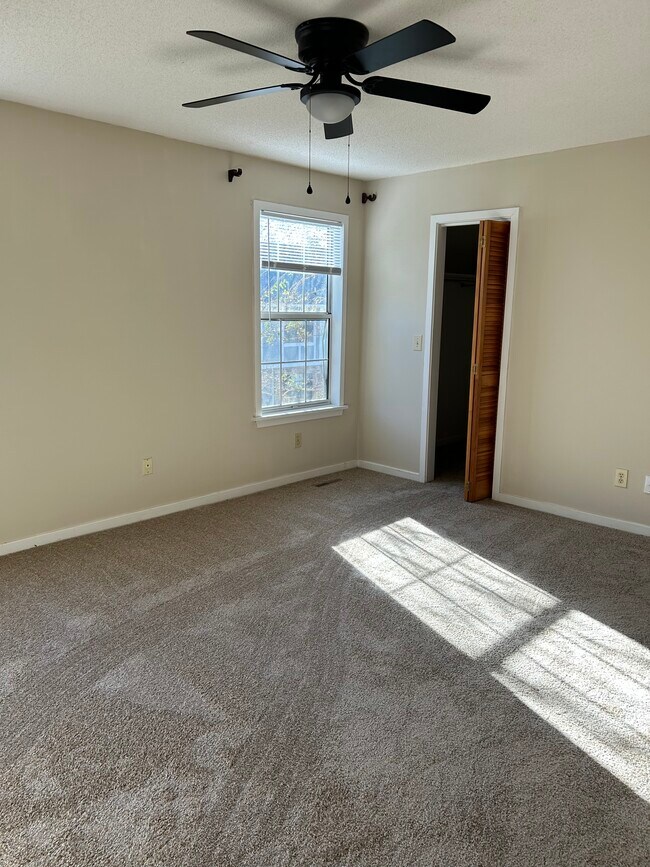Building Photo - 2905 Cathedral Ln