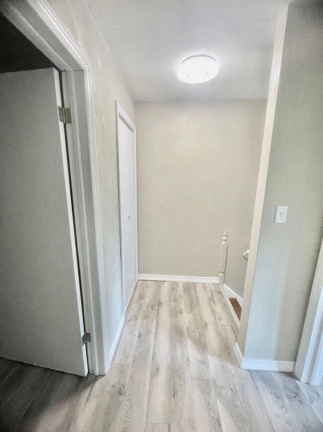 Building Photo - UPDATED 2 Bed 2 Bath-Pittsburgh Pa