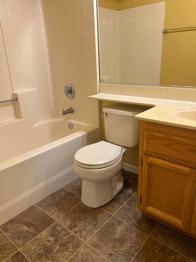 Building Photo - 3 Bedroom Charmer in West Roseville!