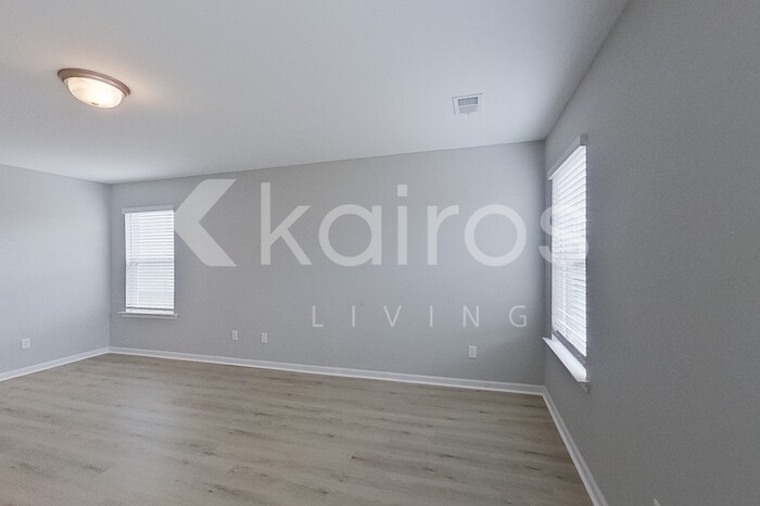 Building Photo - 18 Carrollton Dr