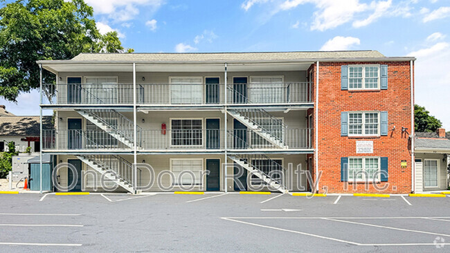 Building Photo - 732 Scotland St