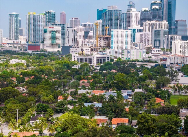 Building Photo - 341 SW 21st Rd