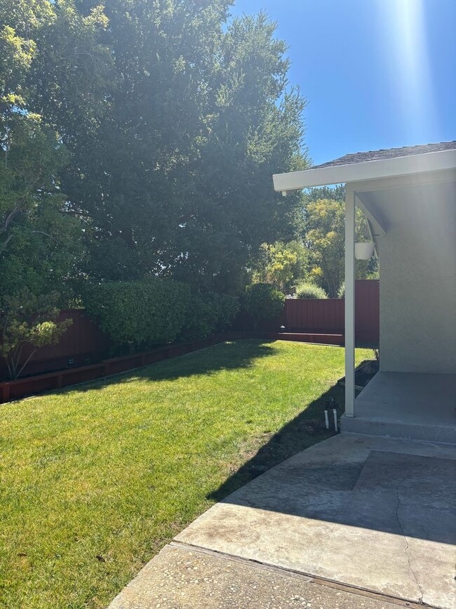 Building Photo - Lovely 3-Bedroom, 2-Bath Home in Desirable...