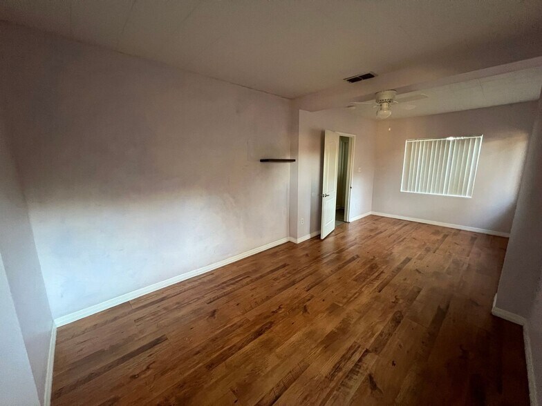 Building Photo - 2540 Elyria Ave