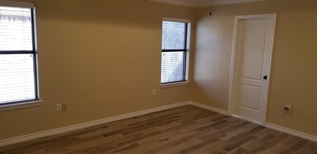 Building Photo - 9610 Taylor Renee Dr