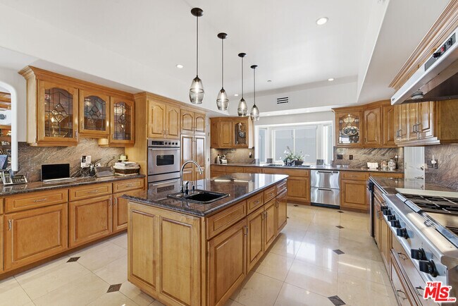 Building Photo - 12570 Bull Canyon Rd