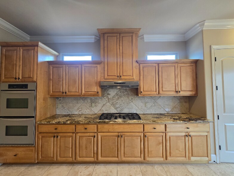 Building Photo - 3766 Mira Loma Dr