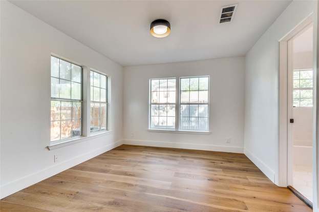 Building Photo - 1122 Newport Ave
