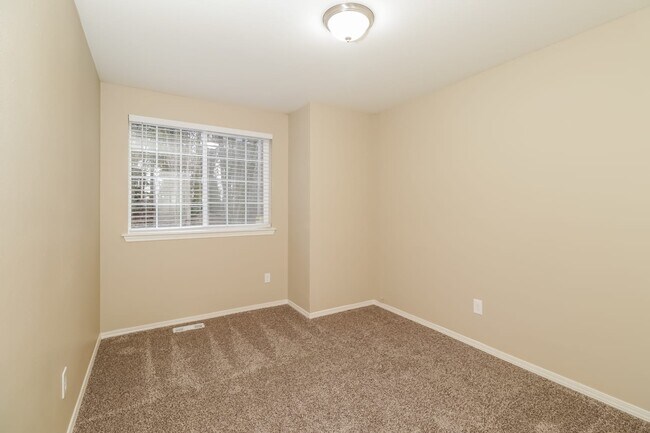 Building Photo - 8611 8th St SE