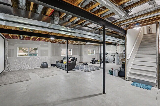 Building Photo - 8580 Pioneer St