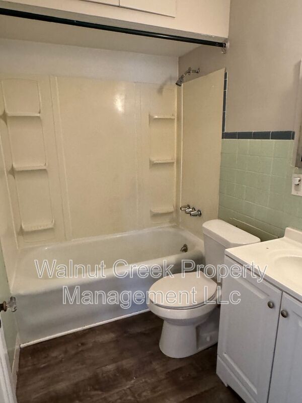Building Photo - 17812 E Park Dr