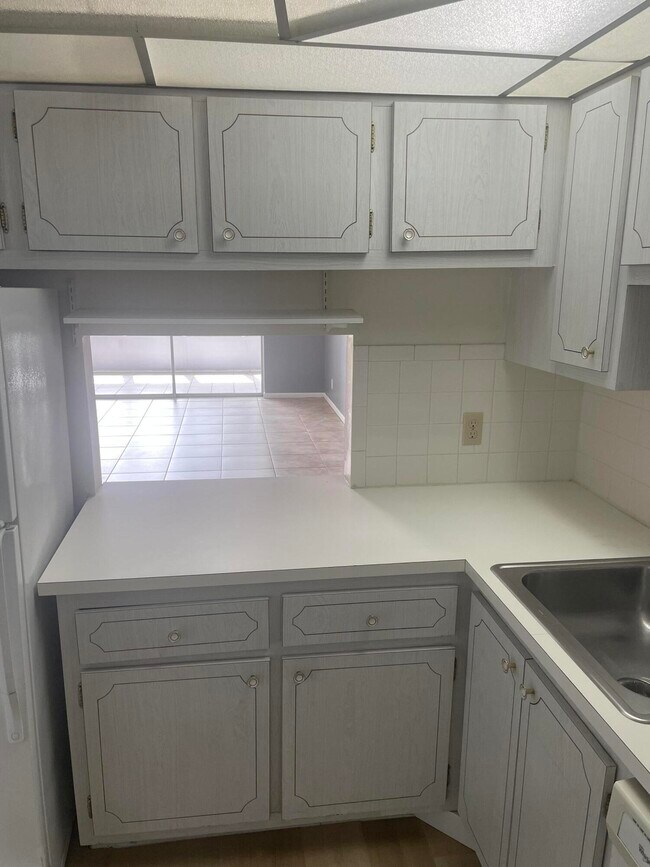 Building Photo - 7827 Golf Cir Dr
