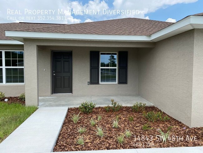 Building Photo - Marion Oaks - Welcome Home