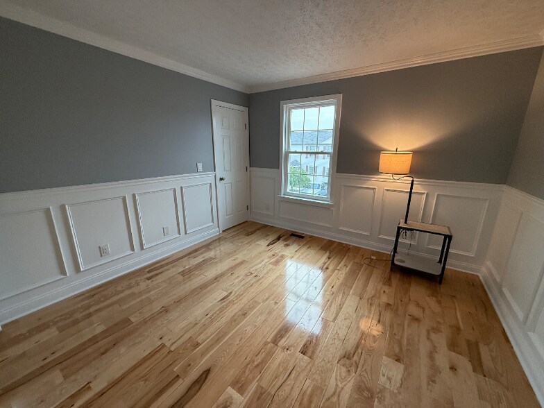 Building Photo - 218 Glenkirk Dr