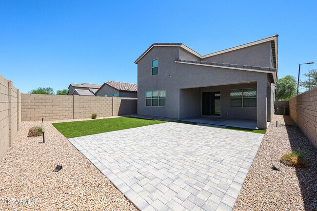 Building Photo - 3332 W Dunbar Dr