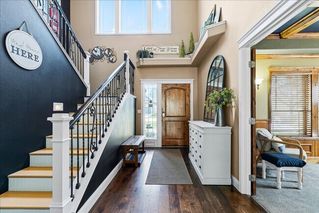 Building Photo - 2279 S Bear Claw Way