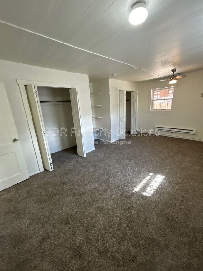 Building Photo - 116 Princeton Dr SE