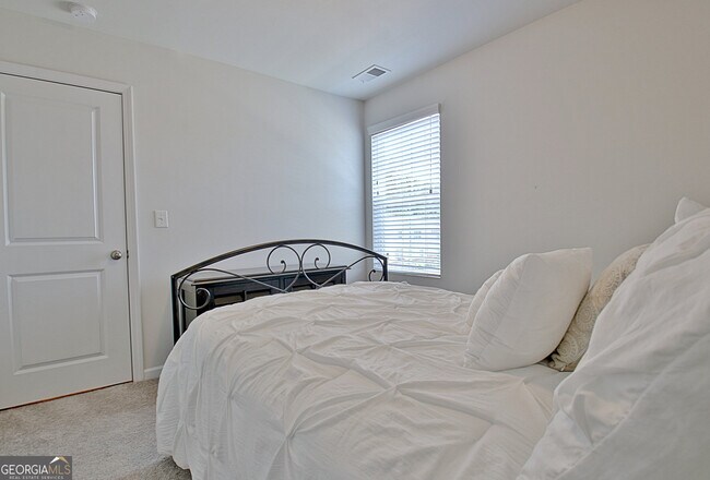 Building Photo - 8077 Rudder Cir