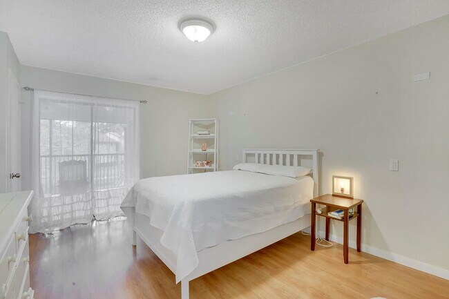 Building Photo - 3543 Cocoplum Cir